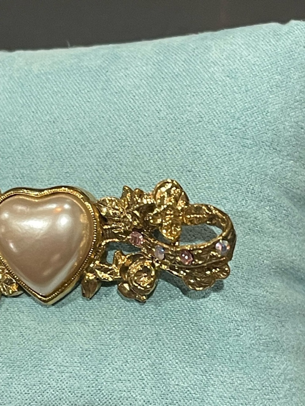 1928 Gold-Tone Heart Pearl Floral Brooch with Pink Accents - Picture 5 of 8